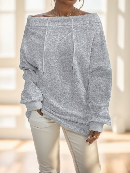 A Solid-Color Long-Sleeved Top with a Large Collar for Ladies